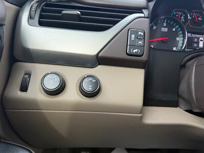2019 Chevrolet Suburban LT   - Photo 21 - Jonestown, PA 17038