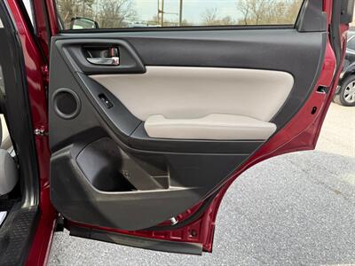 2015 Subaru Forester 2.5i Limited   - Photo 16 - Jonestown, PA 17038