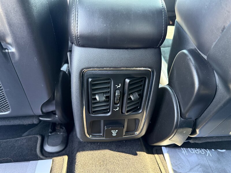 2015 Jeep Grand Cherokee Laredo photo 11