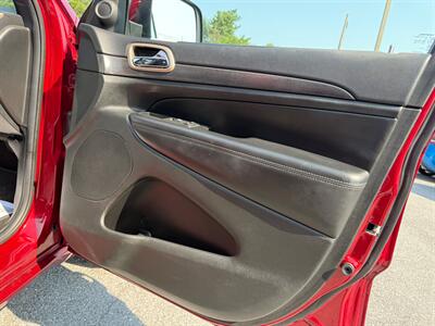 2015 Jeep Grand Cherokee Laredo   - Photo 19 - Jonestown, PA 17038
