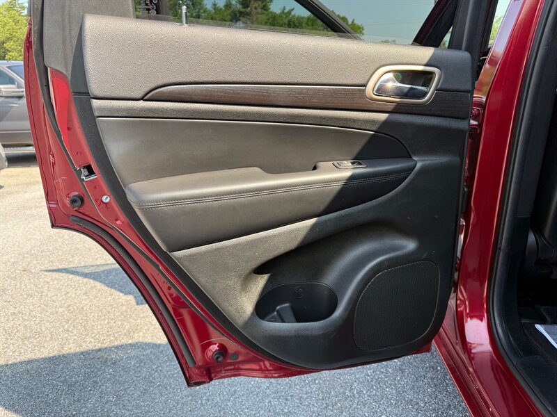 2015 Jeep Grand Cherokee Laredo photo 8
