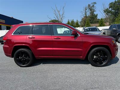 2015 Jeep Grand Cherokee Laredo   - Photo 5 - Jonestown, PA 17038