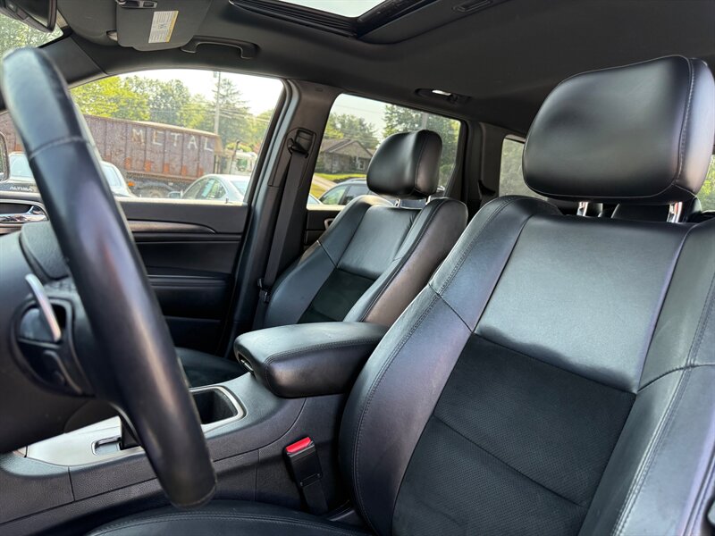 2015 Jeep Grand Cherokee Laredo photo 9