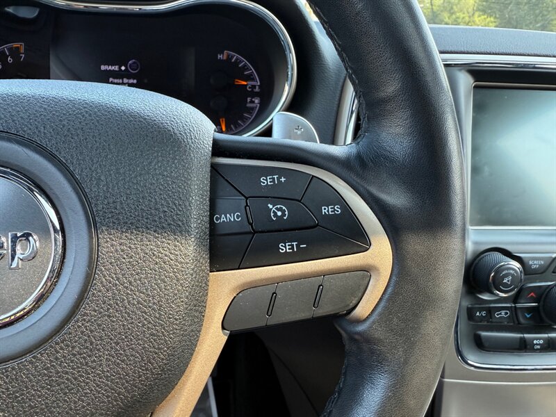 2015 Jeep Grand Cherokee Laredo photo 25