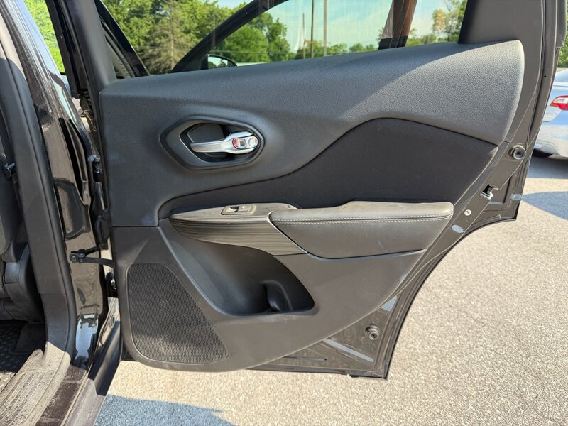 2016 Jeep Cherokee Latitude - Photo 16 - Jonestown, PA 17038