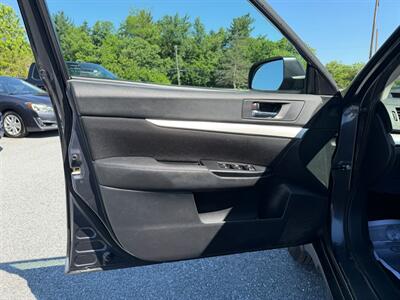 2013 Subaru Outback 2.5i - Photo 9 - Jonestown, PA 17038
