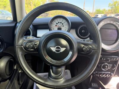 2013 MINI Hardtop Cooper   - Photo 17 - Jonestown, PA 17038