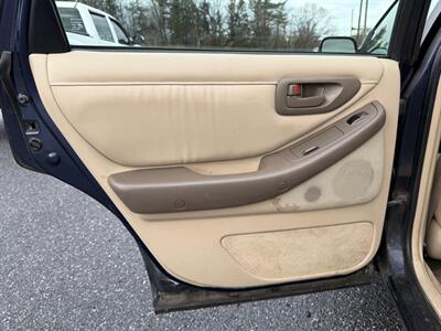 1999 Toyota Avalon XL   - Photo 12 - Jonestown, PA 17038