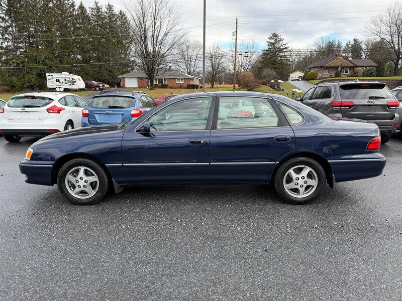 1999 Toyota Avalon XL's photo