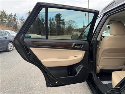 2017 Subaru Outback 2.5i Limited   - Photo 11 - Jonestown, PA 17038