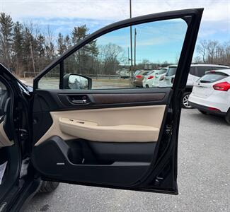 2017 Subaru Outback 2.5i Limited   - Photo 21 - Jonestown, PA 17038