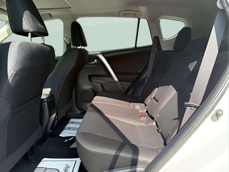 2015 Toyota RAV4 XLE - Photo 10 - Jonestown, PA 17038