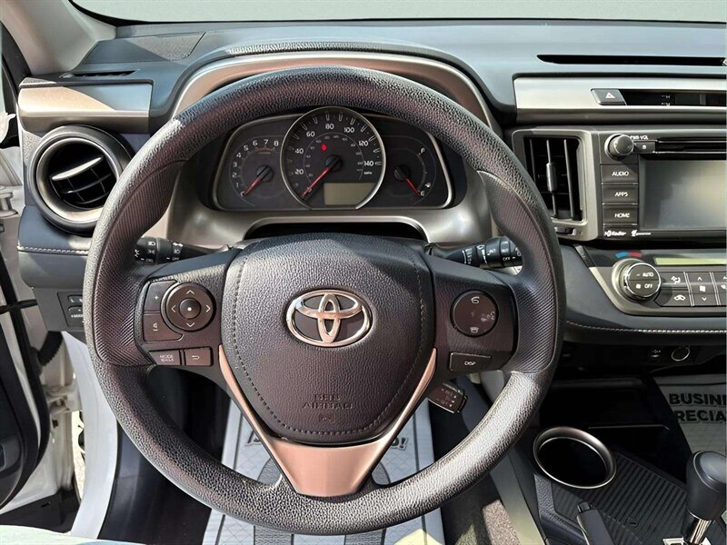 2015 Toyota RAV4 XLE - Photo 7 - Jonestown, PA 17038