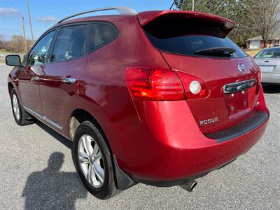 2013 Nissan Rogue SV   - Photo 6 - Jonestown, PA 17038