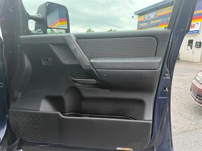 2010 Nissan Titan SE - Photo 15 - Jonestown, PA 17038