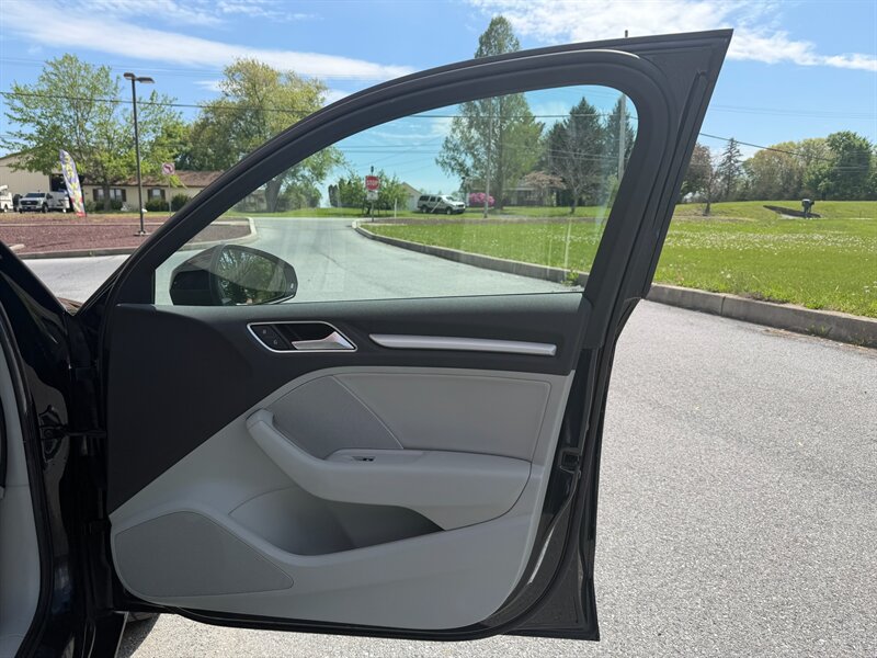 2016 Audi A3 2.0T quattro Premium - Photo 16 - Jonestown, PA 17038