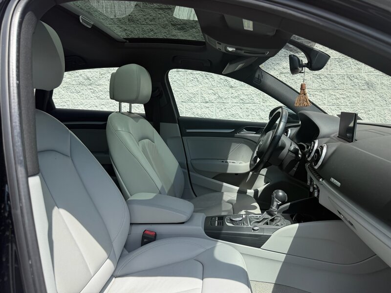 2016 Audi A3 2.0T quattro Premium - Photo 17 - Jonestown, PA 17038