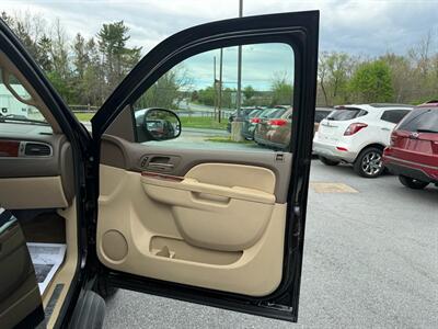 2012 Chevrolet Suburban LTZ   - Photo 20 - Jonestown, PA 17038