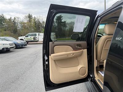 2012 Chevrolet Suburban LTZ   - Photo 10 - Jonestown, PA 17038