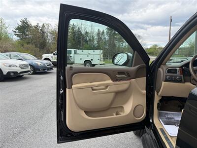 2012 Chevrolet Suburban LTZ   - Photo 9 - Jonestown, PA 17038