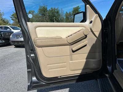 2007 Ford Explorer Eddie Bauer   - Photo 9 - Jonestown, PA 17038