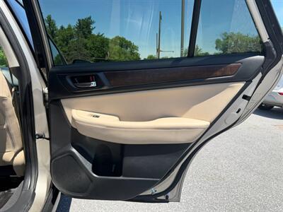 2016 Subaru Outback 3.6R Limited   - Photo 14 - Jonestown, PA 17038