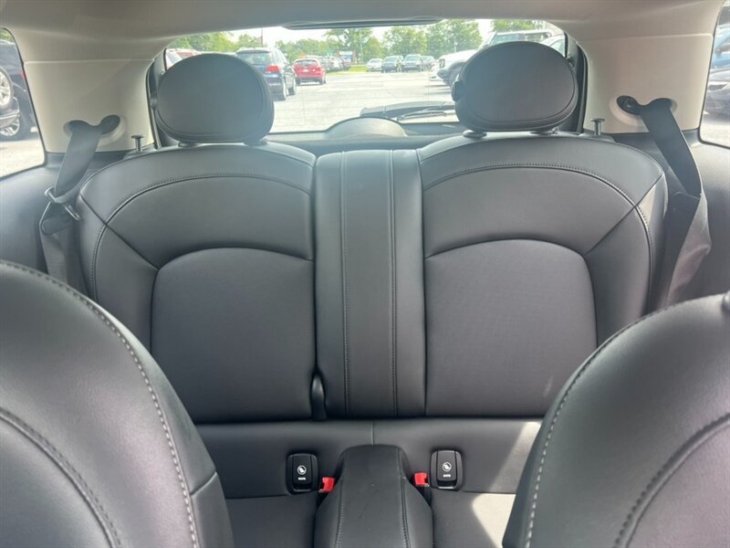 2016 MINI Hardtop 2 Door Cooper   - Photo 16 - Jonestown, PA 17038