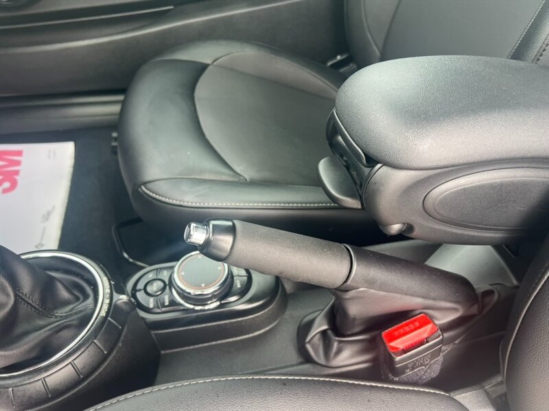 2016 MINI Hardtop 2 Door Cooper   - Photo 13 - Jonestown, PA 17038