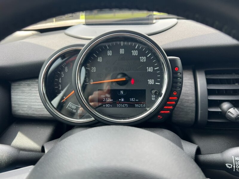 2016 MINI Hardtop 2 Door Cooper   - Photo 24 - Jonestown, PA 17038