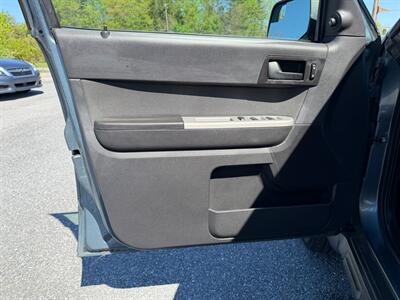 2012 Ford Escape XLT   - Photo 10 - Jonestown, PA 17038