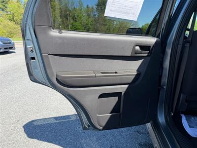 2012 Ford Escape XLT   - Photo 12 - Jonestown, PA 17038