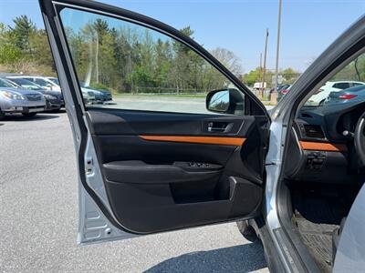 2013 Subaru Outback 2.5i Limited - Photo 10 - Jonestown, PA 17038