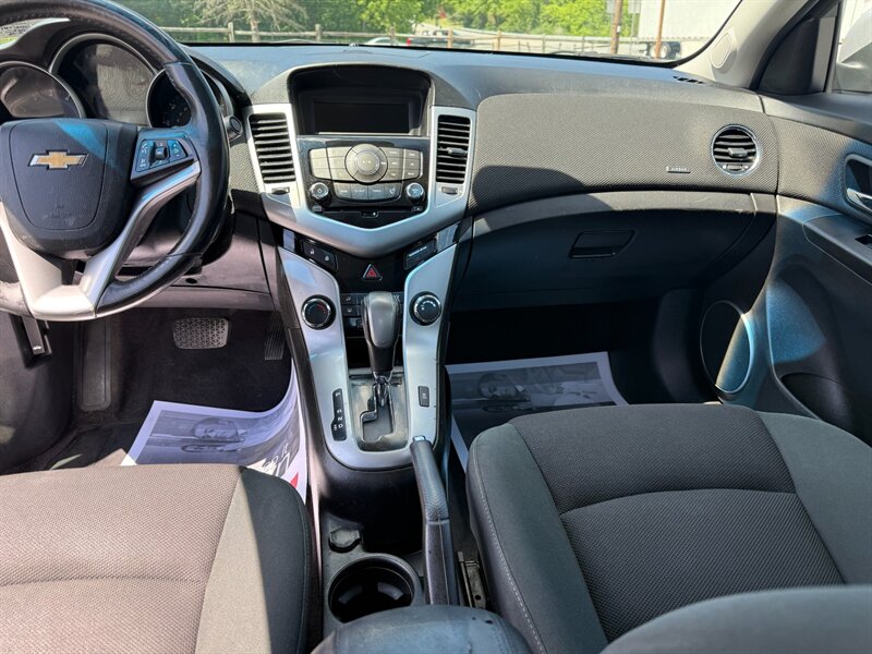2012 Chevrolet Cruze LT - Photo 14 - Jonestown, PA 17038