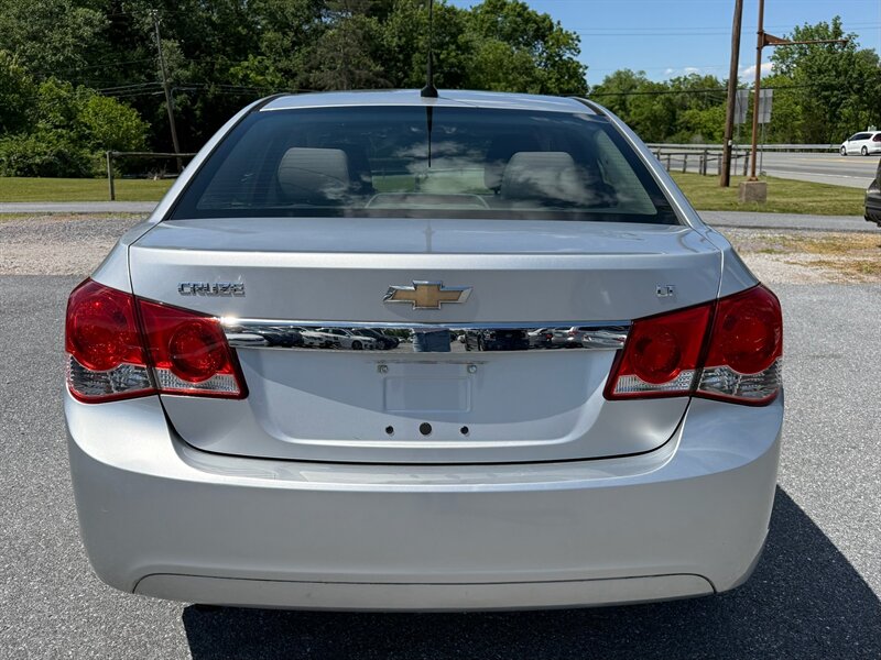 2012 Chevrolet Cruze LT - Photo 7 - Jonestown, PA 17038