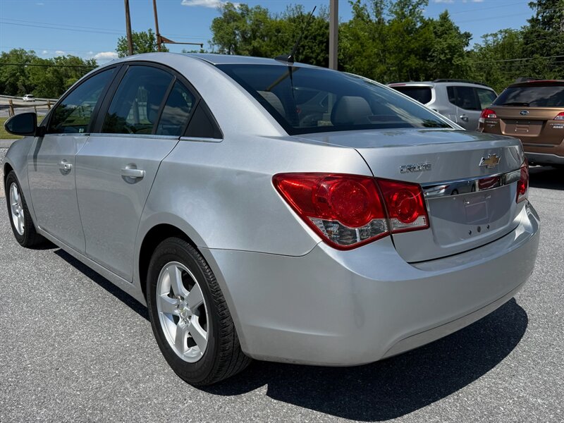 2012 Chevrolet Cruze LT - Photo 8 - Jonestown, PA 17038