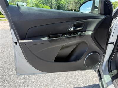 2012 Chevrolet Cruze LT - Photo 9 - Jonestown, PA 17038