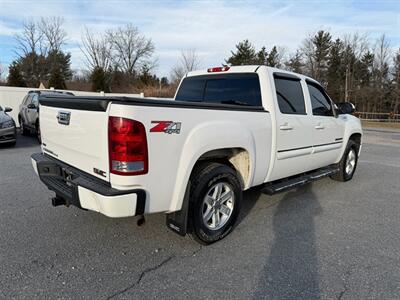 2011 GMC Sierra 1500 SLE   - Photo 5 - Jonestown, PA 17038