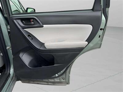 2016 Subaru Forester 2.5i Premium   - Photo 21 - Jonestown, PA 17038