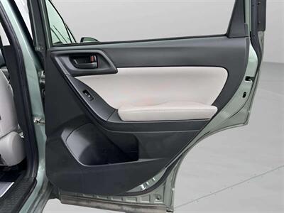 2016 Subaru Forester 2.5i Premium   - Photo 14 - Jonestown, PA 17038