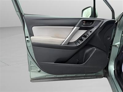 2016 Subaru Forester 2.5i Premium   - Photo 10 - Jonestown, PA 17038
