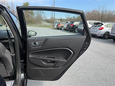 2014 Ford Fiesta SE   - Photo 14 - Jonestown, PA 17038