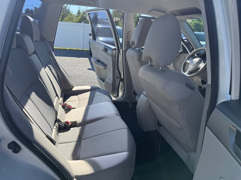 2012 Subaru Forester 2.5X photo 4