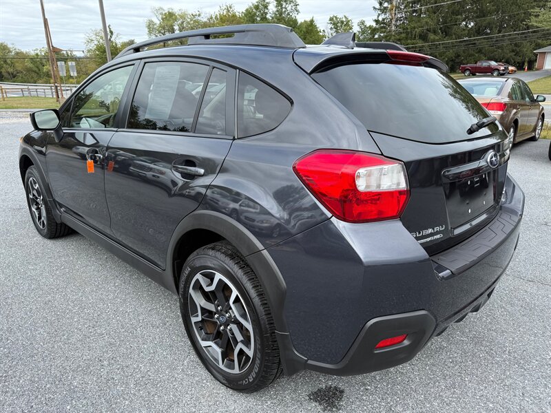 2017 Subaru Crosstrek 2.0i Premium photo 7