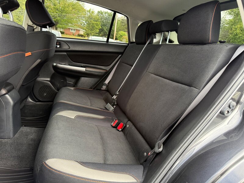 2017 Subaru Crosstrek 2.0i Premium photo 11