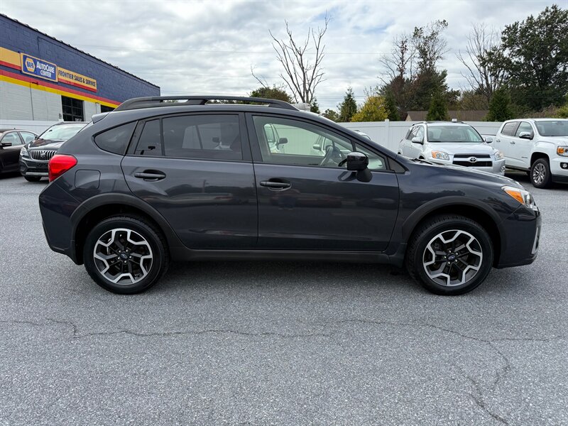 2017 Subaru Crosstrek 2.0i Premium photo 4