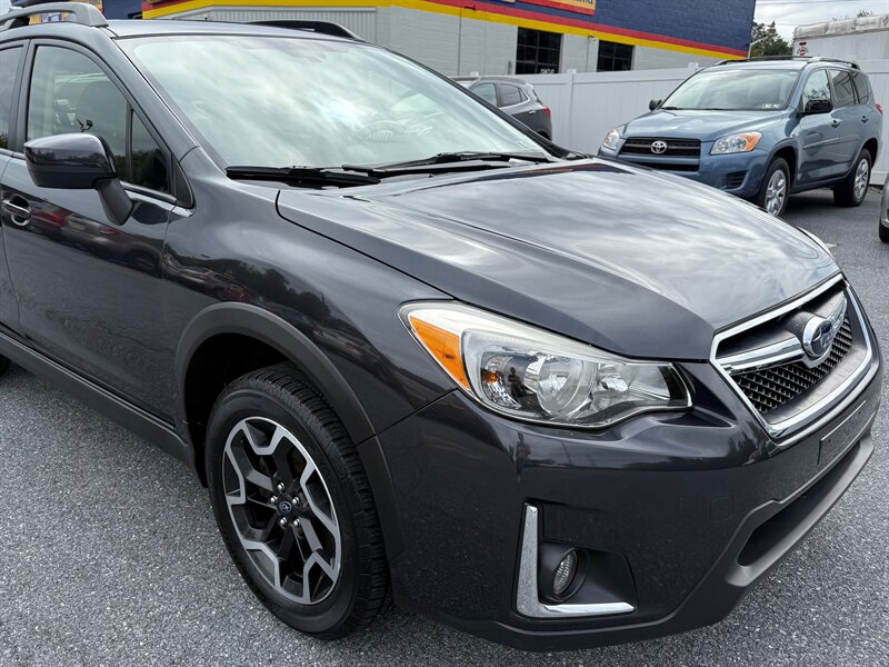 2017 Subaru Crosstrek 2.0i Premium photo 3