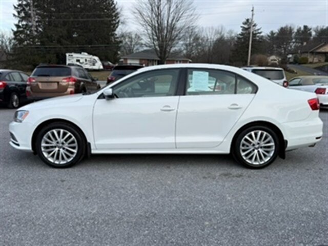 2015 Volkswagen Jetta SE   - Photo 1 - Jonestown, PA 17038