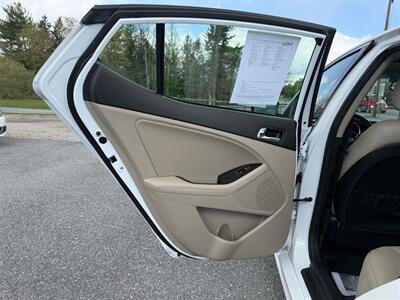 2015 Kia Optima EX   - Photo 11 - Jonestown, PA 17038