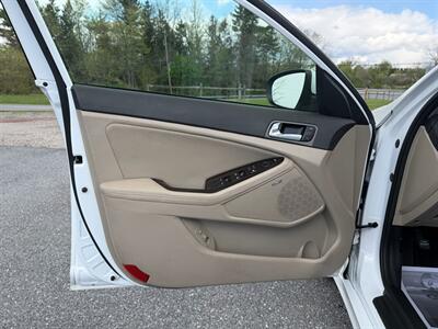 2015 Kia Optima EX   - Photo 9 - Jonestown, PA 17038