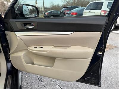 2014 Subaru Legacy 2.5i Premium   - Photo 14 - Jonestown, PA 17038